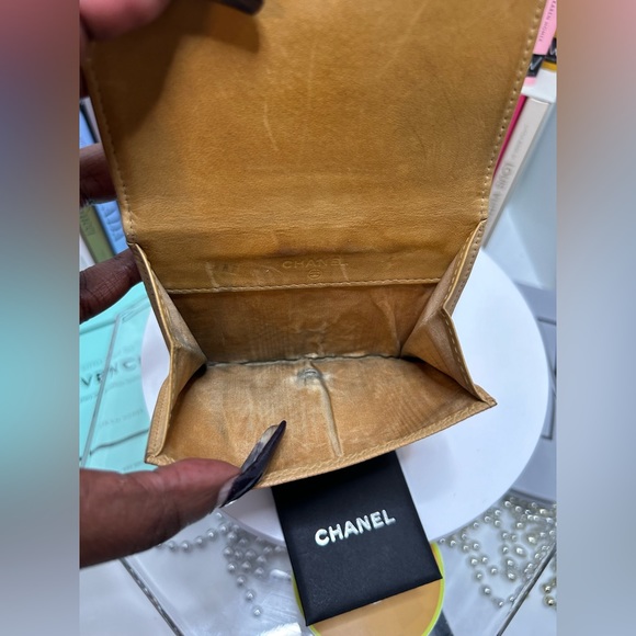 Chanel Pebbled Caviar Beige leather Compact Wallet - Good Condition - Picture 4 of 5